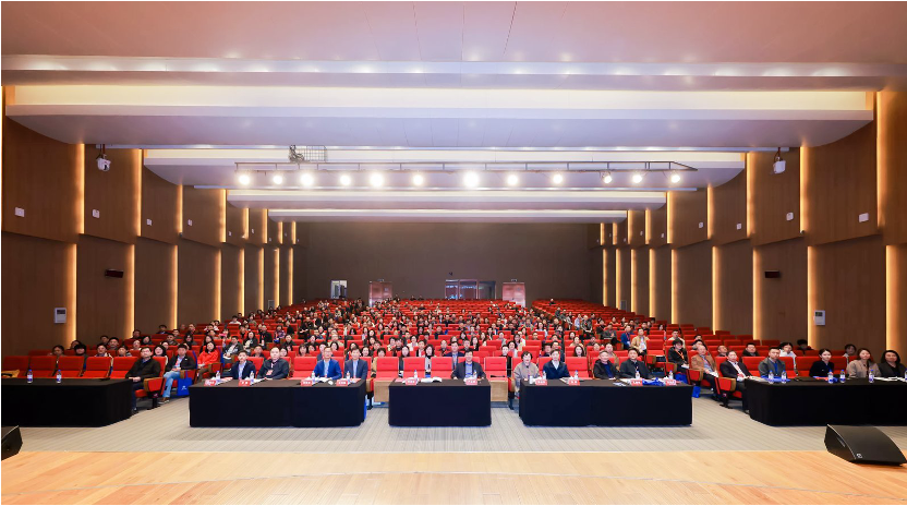 公司公共管理系教师陈晓春参加人工智能驱动的公共管理实践与MPA课程建设研讨会